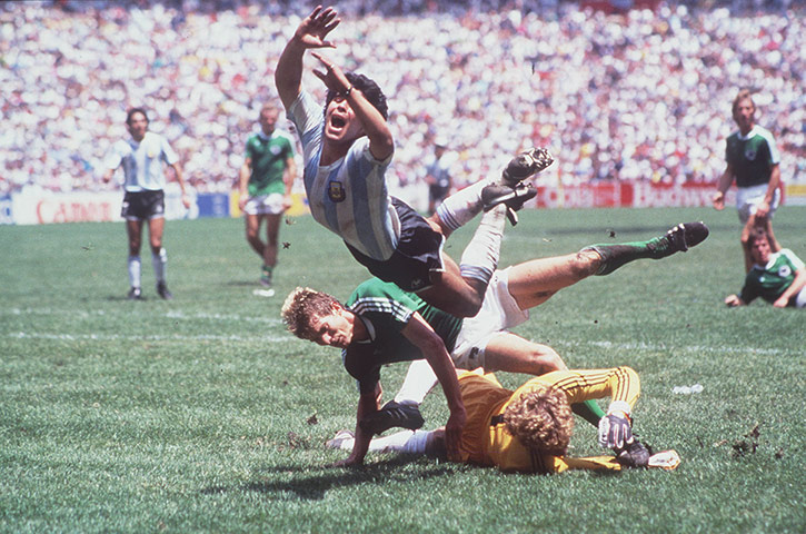 1986 world cup final: Maradona flies