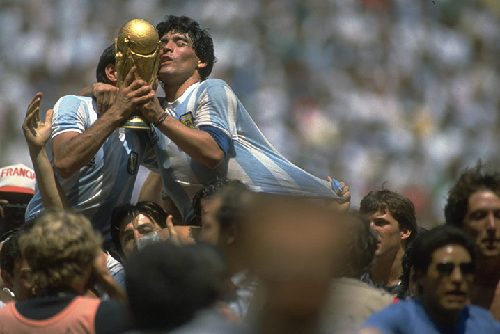 1986 world cup final: Argentina lift trophy