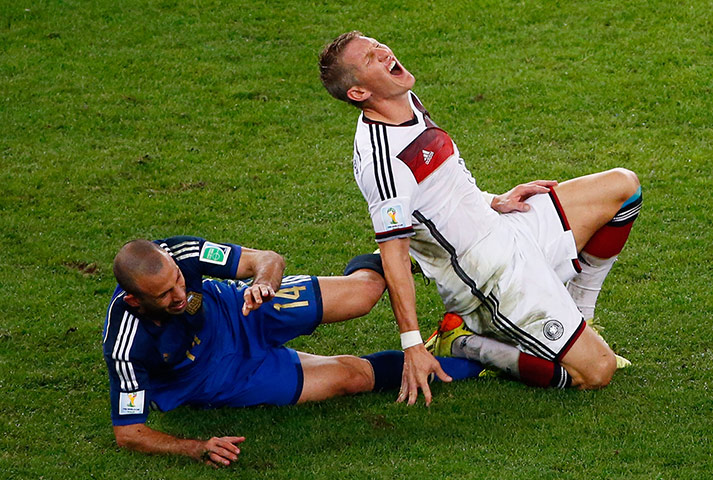 Schweinsteigar's Final: Schweinsteiger fouled