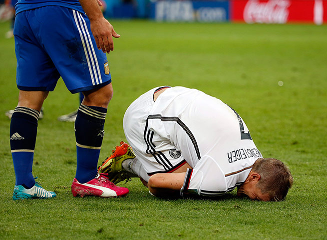 Schweinsteigar's Final: Schweinsteiger hurt