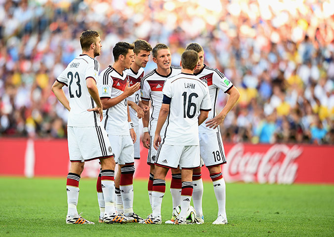 Schweinsteigar's Final: German free-kick