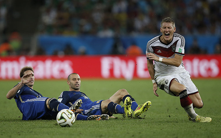 Schweinsteigar's Final: Lucas Biglia and Javier Mascherano and Bastian Schweinsteiger 