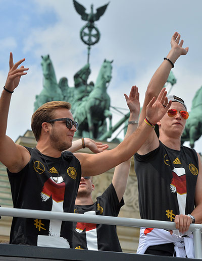 victory parade: Mario Goetze and Julian Draxler 