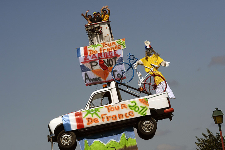Best TDF 2014: Supporters cheer from on high