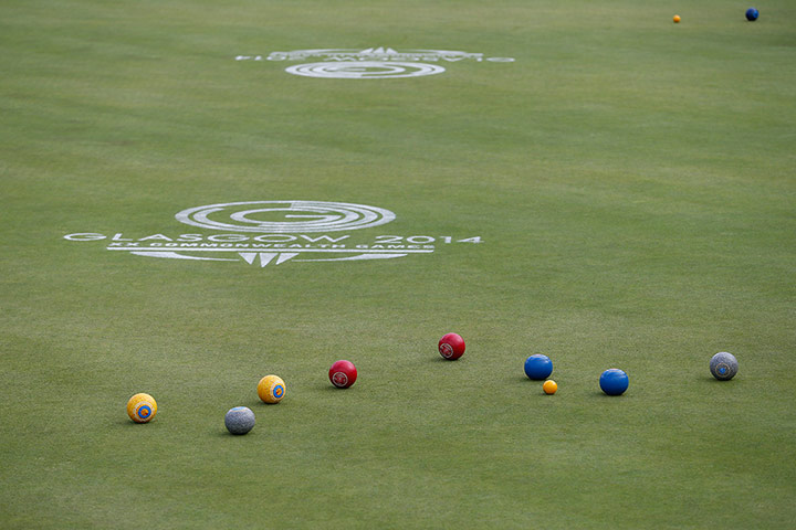 Tom Jenkins day 1: A cluster of bowls surround the jack