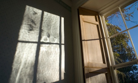 Light refracted by irregular thickness of 200 year old Georgian window glass reveal the patterns hidden in the old panes