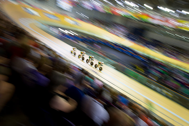 20 photos: the South African men's team pursuit riders