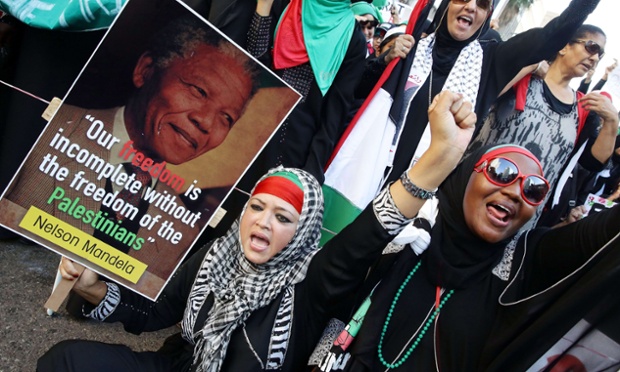 Durban: South African women demonstrate in support of the Palestinian people.