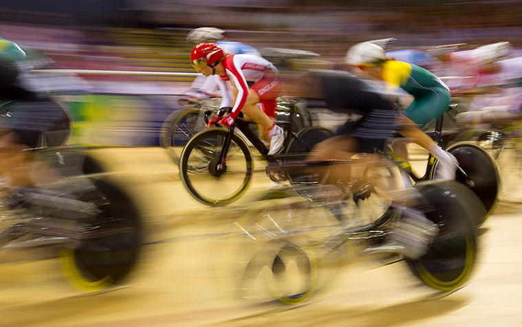 tom jenkins day 3: Laura Trott in the womens 10k scratch race 