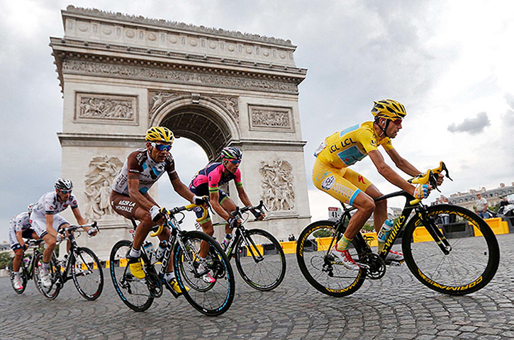 Best TDF 2014: Race leader Astana team rider Vincenzo Nibali near the Arc de Triomphe