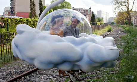 Audrey Tautou and Romain Duris in a cloud car in Gondry's Mood Indig