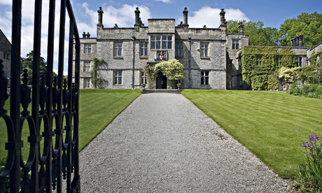 'All the tensions of Edwardian society' haunt Kate William's novel set in a stately home.