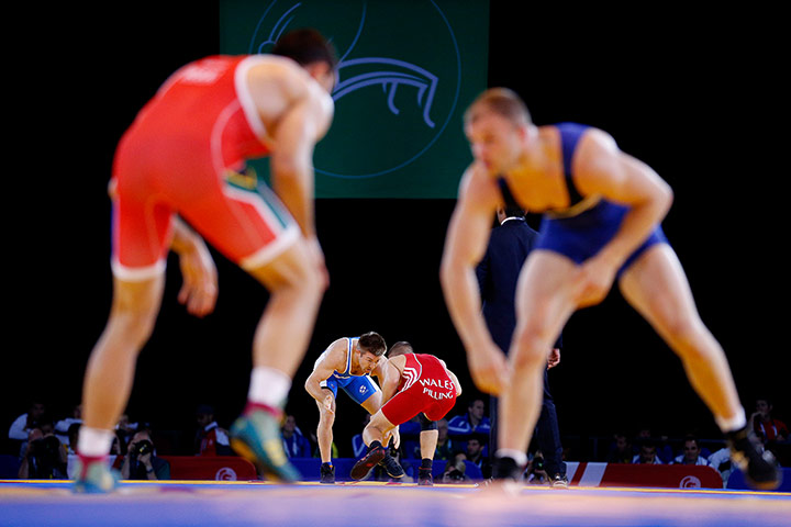 Commonwealth Games: Commonwealth Games day six