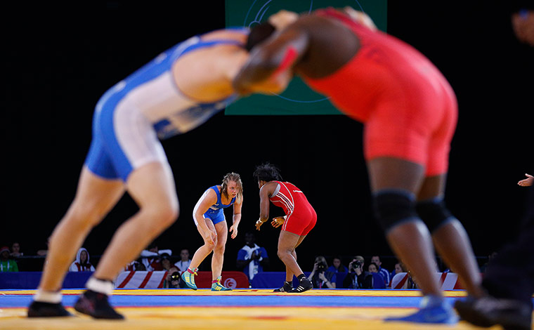 Commonwealth Games: Commonwealth Games day six