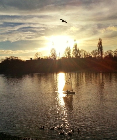 A lazy day on the Thames.