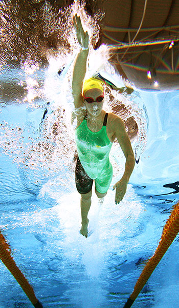 underwater: Emma McKeon 