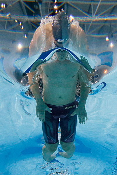 underwater: Adam Barrett of England 