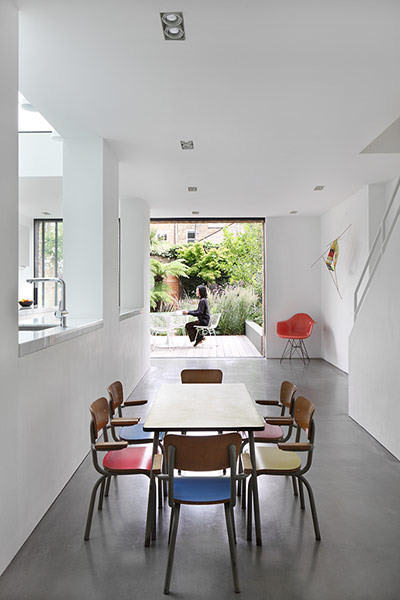 Space feature white house: jimi lee house 