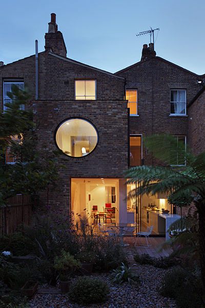 Space feature white house: Jimi Lee house