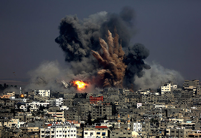 20 photos: Gaza airstrikes