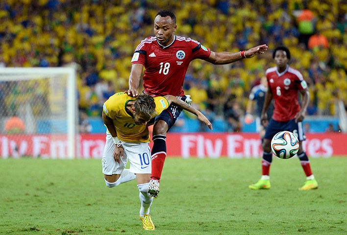 Brazil v Colombia: Neymar fouled by Juan Camilo Zúñiga of Colombia