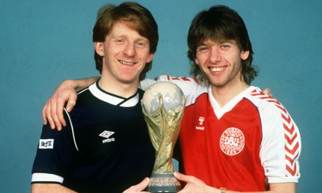 Gordon Strachan and Jesper Olsen with 'the World Cup' ahead of the 1986 finals. Classic Denmark strip not pictured, but then neither is the best Scotland one, so. (1982, since you ask.)