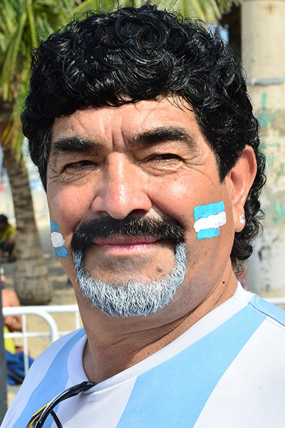 weird sport: A lookalike of retired Argentine footballer Deigo Maradona