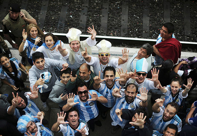 argies v dutch: Argentina fans show 