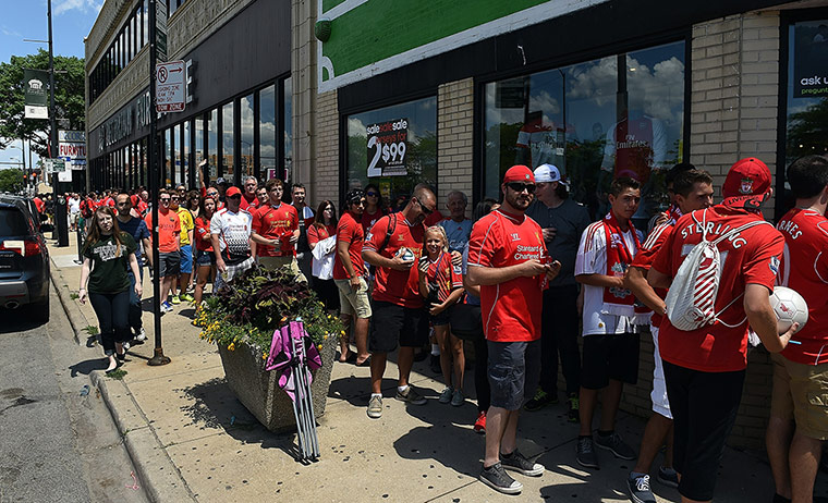 EPL in USA: Signing Session With Robbie Fowler & Ian Rush