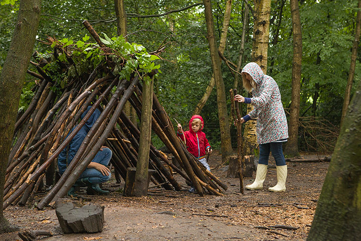 National Trust Hargreaves: National Trust: George and Kerri-Ann build a shelter in Tatton Park