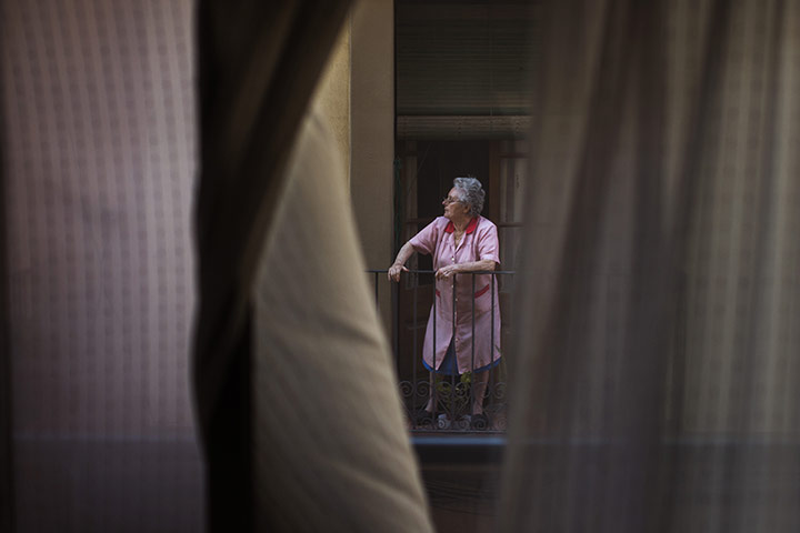 20 photos: People watcher in Barcelona