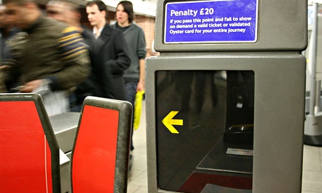 rush hour on the tube, underground, London, UK. Image shot 2008. Exact date unknown.