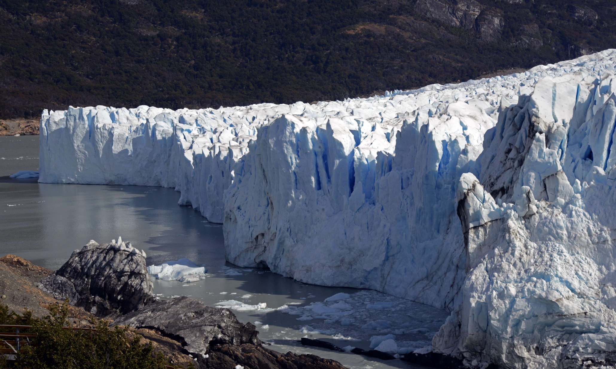 Humans now strongest driver of glaciers melting, study finds