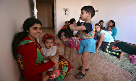 Iraqi Christians flee violence in Mosul