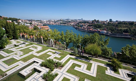 Gardens of the Crystal Palace on the banks of the Douro River - Porto