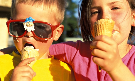 Brother and sister eating an icescream