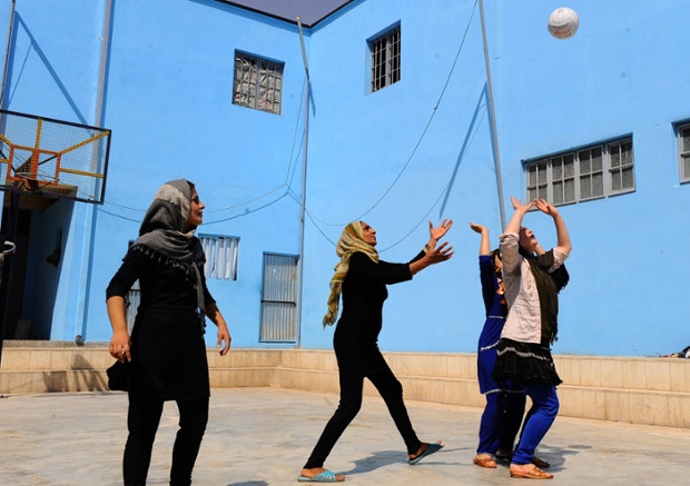 Prisoners play volleyball