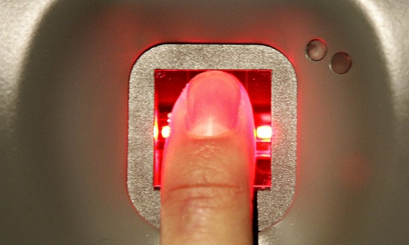 Biometric Security diuji coba di Heathrow Biometric Security Trialed At Heathrow