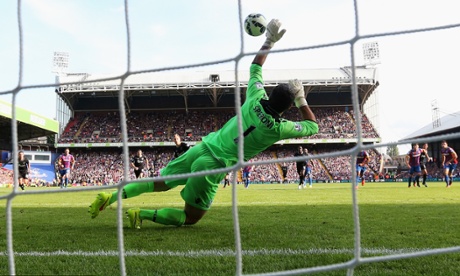 A strong hand from Julian Speroni keeps Crystal Palace in the game.