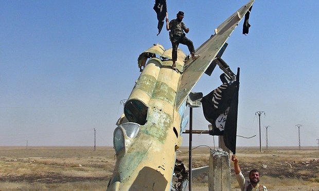 Isis-fighters-wave-the-gr-010.jpg Isis-fighters-wave-the-gr-010.jpg