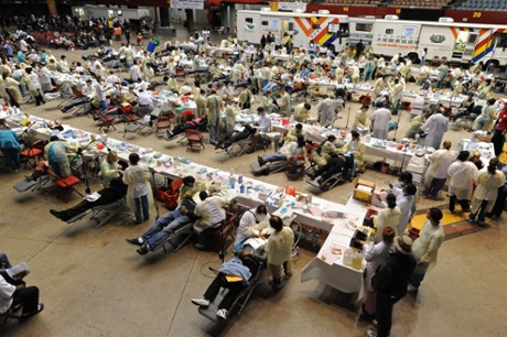 Patients without medical insurance flock to a free dentistry event in Los Angeles.