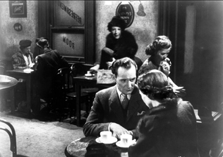 Trevor Howard and Celia Johnson in Brief Encounter, filmed in 1945 on location at Carnforth station.