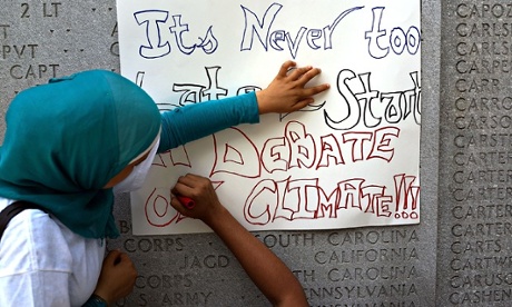 MDG : Students and climate change : Environmental Activists Demonstrate Against Keystone XL Pipeline