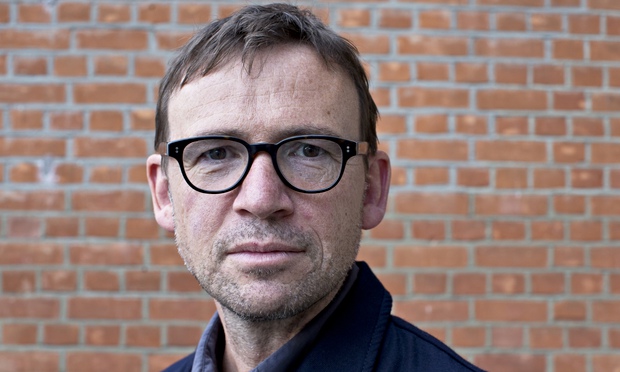 &#39;He might usefully let himself go a bit more&#39;: David Nicholls. Photograph: Sean Smith for the Guardian Sean Smith/Guardian - David-Nicholls-012