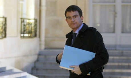 French prime minister Manuel Valls arrives to attend a crisis meeting at the Elysée presidential palace this morning.