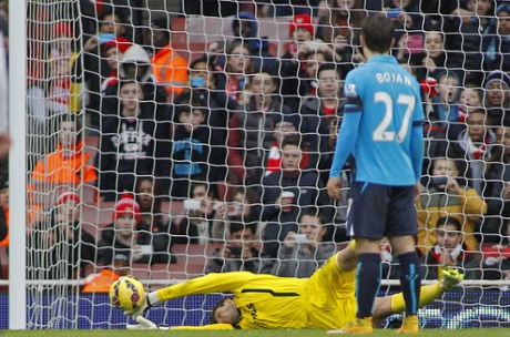 Asmir Begovic fails to save  Alexis Sanchez free kick.