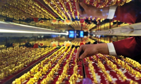 Gold rings jewellery store