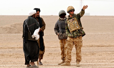 Afghan interpreter helps Prince Harry in Helmand province