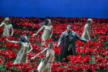 A scene from Act I of Borodin's Prince Igor with Ildar Abdrazakov as Prince Igor Svyatoslavich_Credit Cory Weaver and Metropolitan OperaMetropolitan Opera's production of Prince Igor