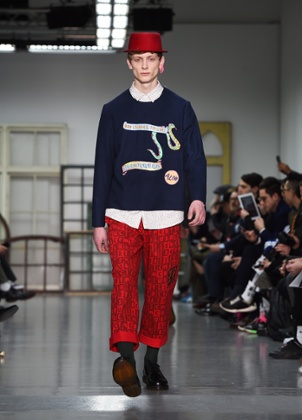 A model in ‘hovers’ at Kit Neale.